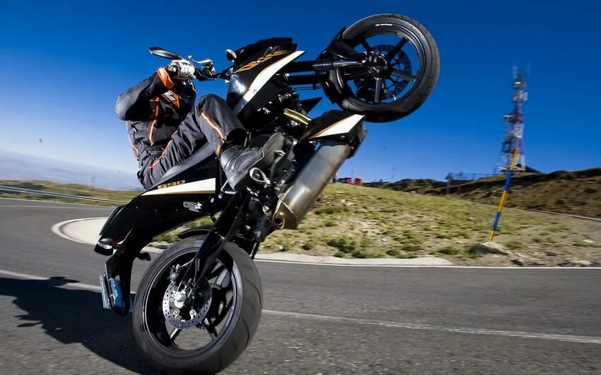 Модный мотоцикл. Norton v4sv. Мотоцикл бензиновый. Мощный электроцикл. Сам мото.