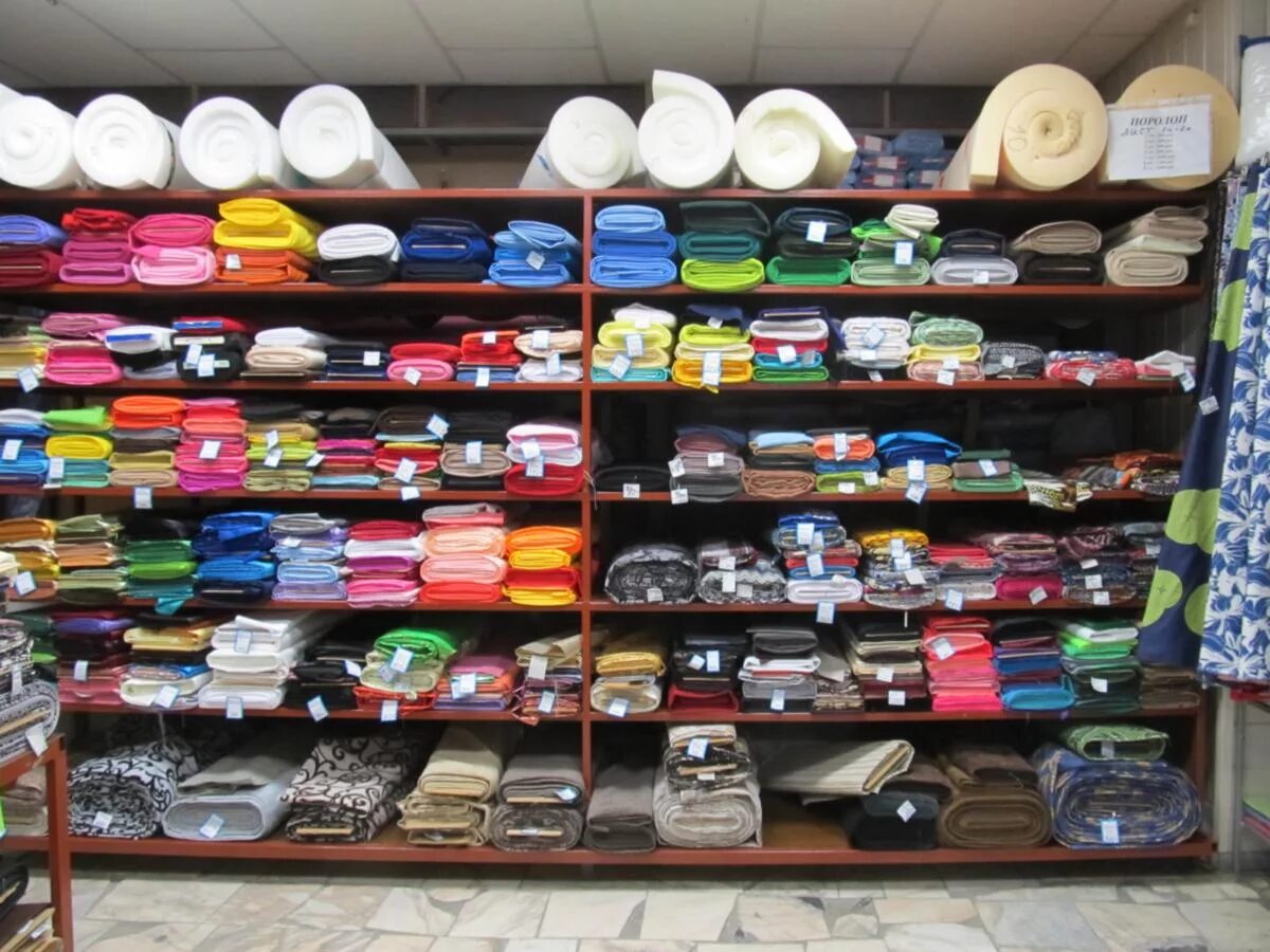 Вещевой рынок в судаке. Анталья центральный рынок. Ткани череповец. Ткани емлютина 37. Итальянские сток магазины.