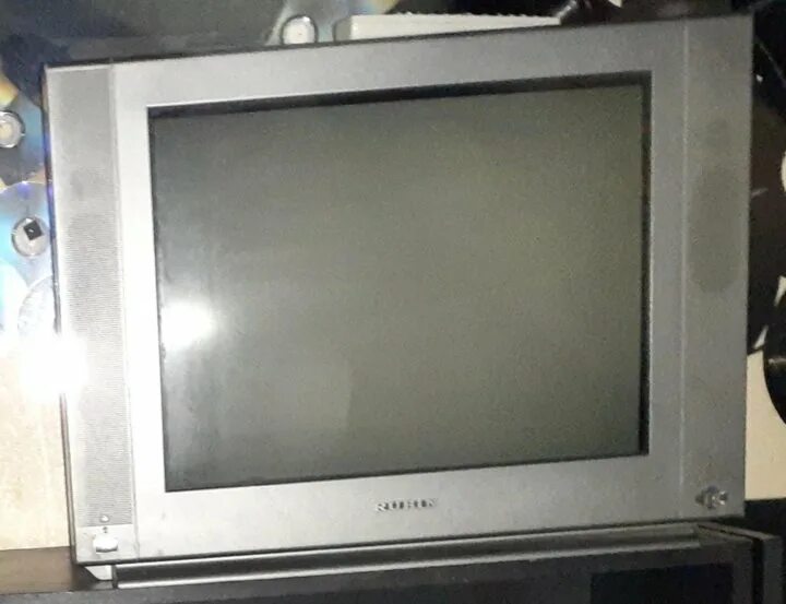 Нерабочий телевизор. Старый нерабочий телевизор. Старый телевизор Рубин. Телевизор то8-29к.