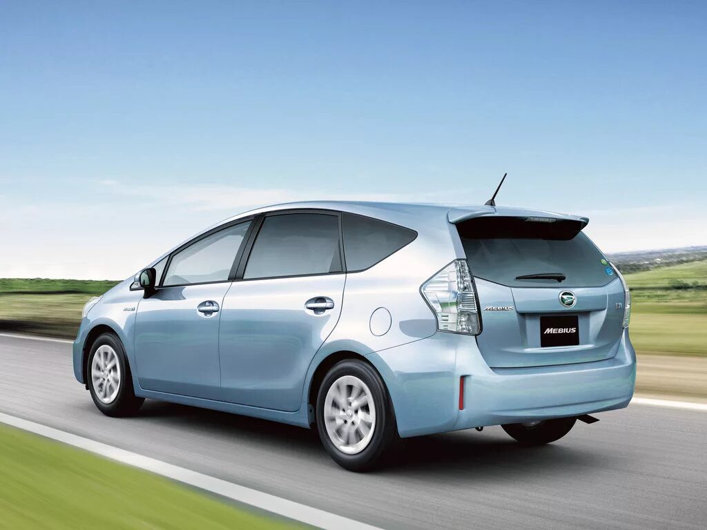 Тойота приус гибрид. Prius 50 alpha. Тойота гибрид с пробегом. Тойота приус гибрид 2009. Toyota prius hybrid 2009.