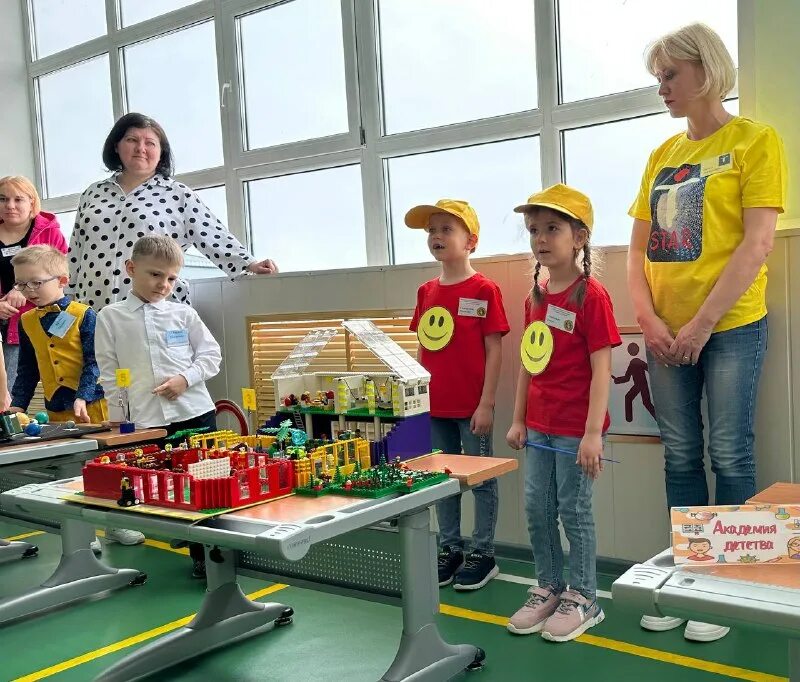 Герб гимназии лабытнанги. Образования лабытнанги. Сош 1 лабытнанги. Аксарка приуральский район школа интернат. Окружной конкурс.