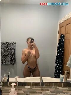 Fit Butt Cheeks Nude (100 Photos + 4 Videos) 