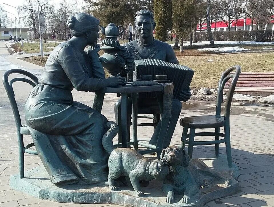 памятник чаепитие в туле. чаепитие в туле. памятник русскому чаепитию в туле. памятник тульское чаепитие в туле. тульское чаепитие памятник.