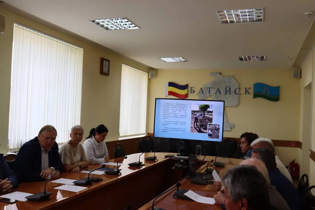 Новости батайское время. Общественный совет города Батайска. Зам главы уч совета. Зам главы ЖКХ Мыски 2022.