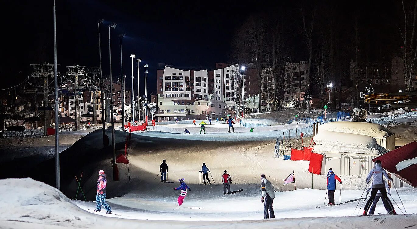 Вечернее катание красная поляна. Вечернее катание красная поляна горки город. Красная поляна горки город аттракционов. Вечернее катание. Вечернее катание красная поляна.