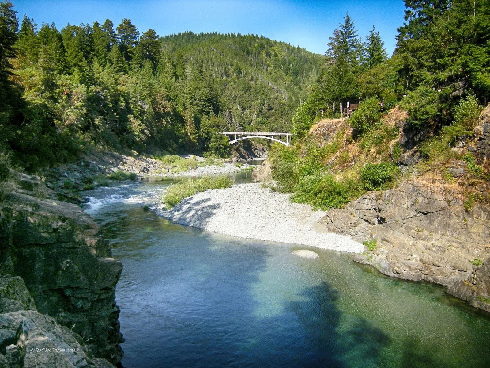 Река Смит Калифорния. Northern California. North California. Река Смит зимой Калифорния фото.