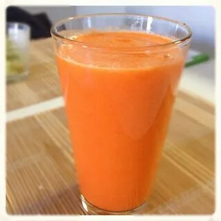 Сок из апельсинов и моркови
