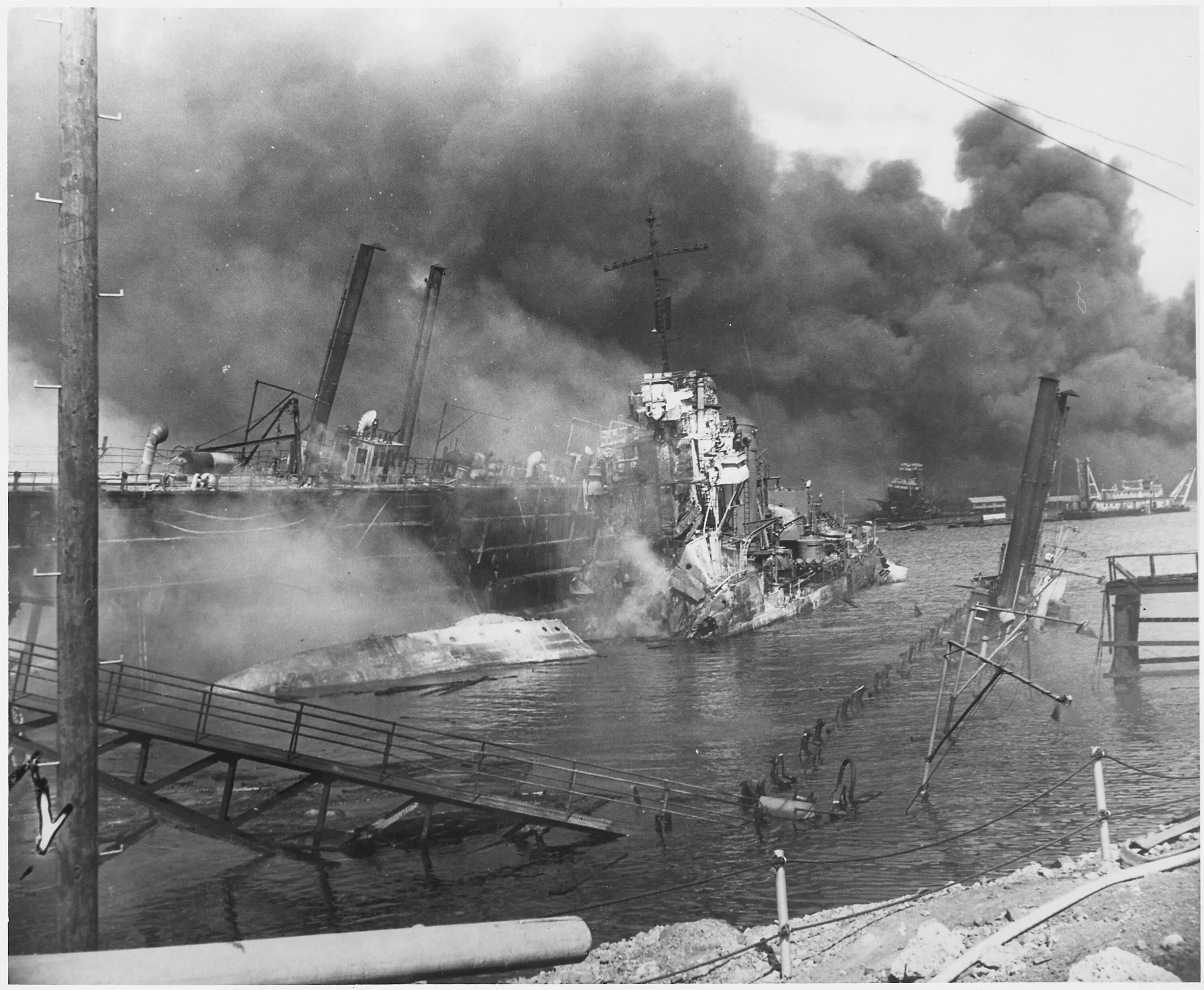 В каком году японцы бомбили перл харбор. Перл харбор 1941. атака на «пёрл‑харбор», 7 декабря, 1941. 07 12 1941 перл харбор. 7 декабря 1941 перл харбор.