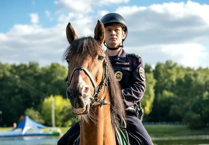 Конная полиция хорошие качества. Линда лапиньш конная полиция. Серебряный бор конная полиция. Конная полиция сериал 2018. Конная полиция девушки.