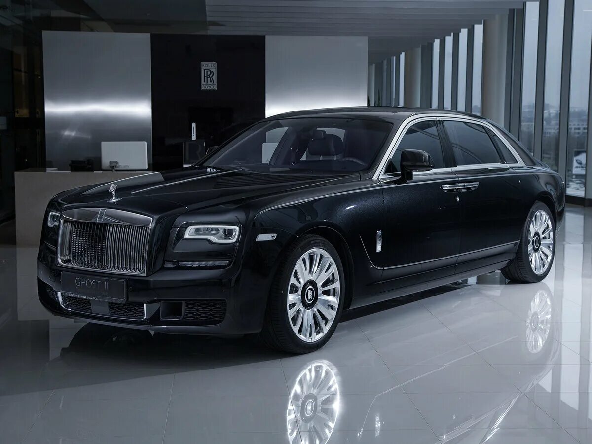 Rolling now. Rolls Royce Ghost. Rolls Royce Ghost 2020. Rolls Royce Ghost 2021 черный. Rolls Royce Ghost Рестайлинг.