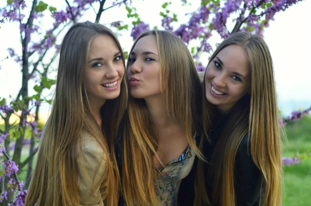 Молодую группой 18. Красивые подруги. Юные подруги. Три красивые девушки подростки. Красивые русские подружки.