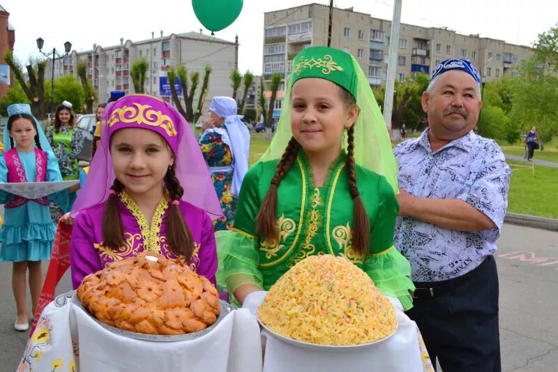 Сабантуй Еманжелинск. Традиции татар Янгер яу. Каргатуй Башкирский праздник. Сабантуй татарский праздник. Весенний праздник у татар