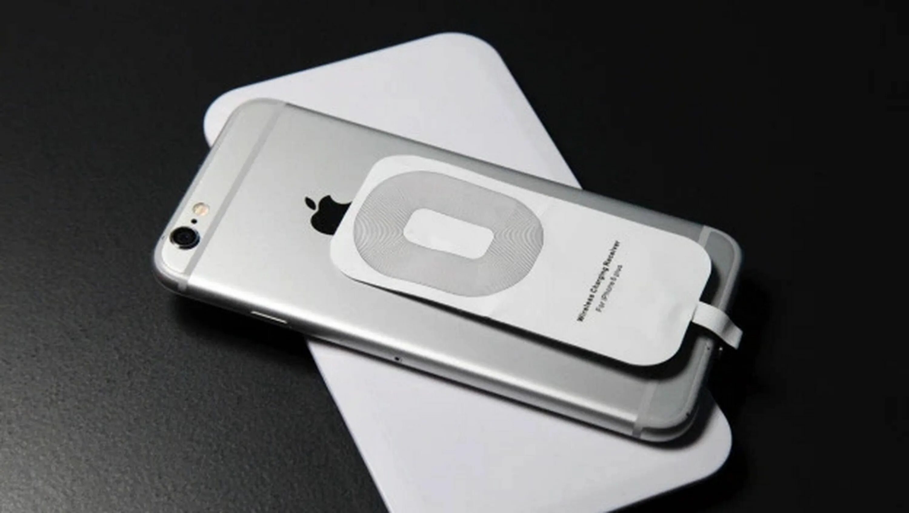 Беспроводная зарядка для iphone 6s. Беспроводная зарядка Apple iphone 7. Беспроводная зарядка на айфон от эпл. Беспроводная зарядка на айфон 8. Iphone xs беспроводная зарядка