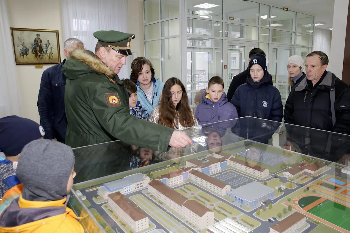 Сайт пермского суворовского. Суворовское училище Пермь Звездный. Пермское Суворовское военное училище Звездный общага. Училище 77 Пермь. Дата открытия Пермского Суворовского.