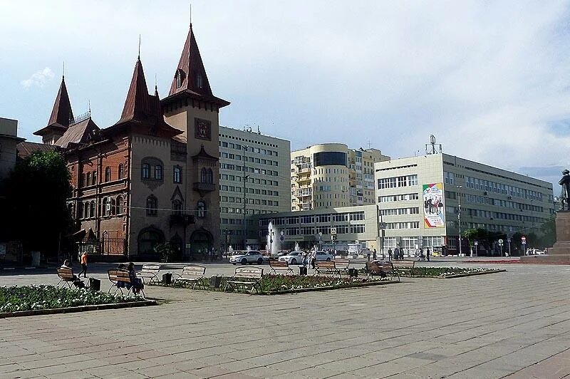 Арбатская саратов. Саратов исторический центр. Саратов центр. Саратов центр города. Музейная площадь Саратов.