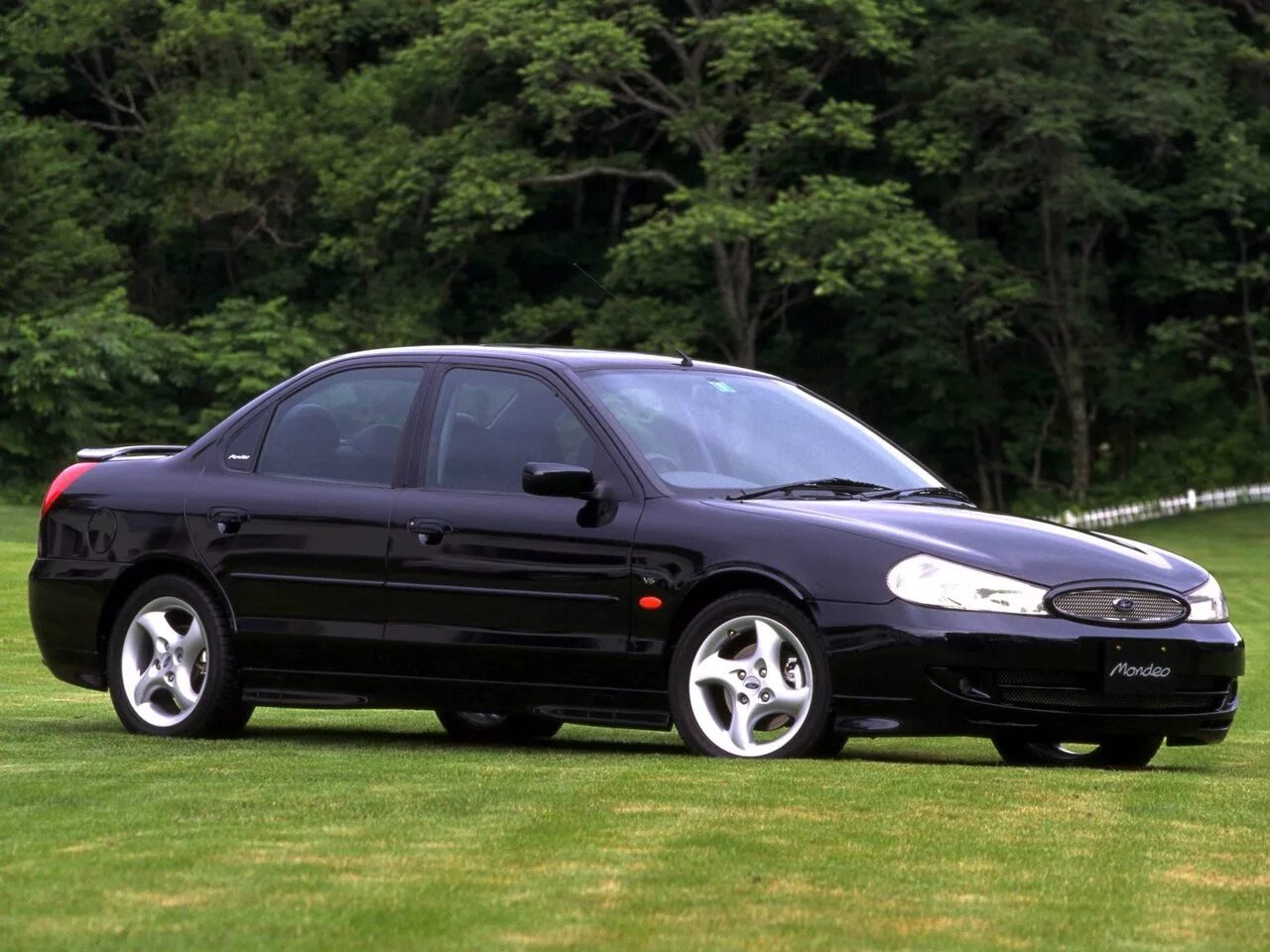 Мондео 2 поколения. Ford Mondeo 2. Ford Mondeo 2 2000. Ford Mondeo 2 1996. Ford Mondeo 2.2.