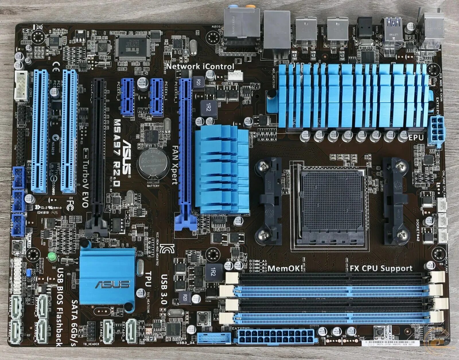 Cpu горит красным на материнской