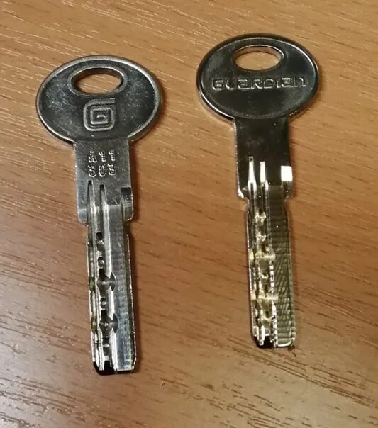 Сколько делают ключи. Дубликат ключей. Квартирные ключи. Дубликат и оригинал ключей. Дубликат сейфового ключа.