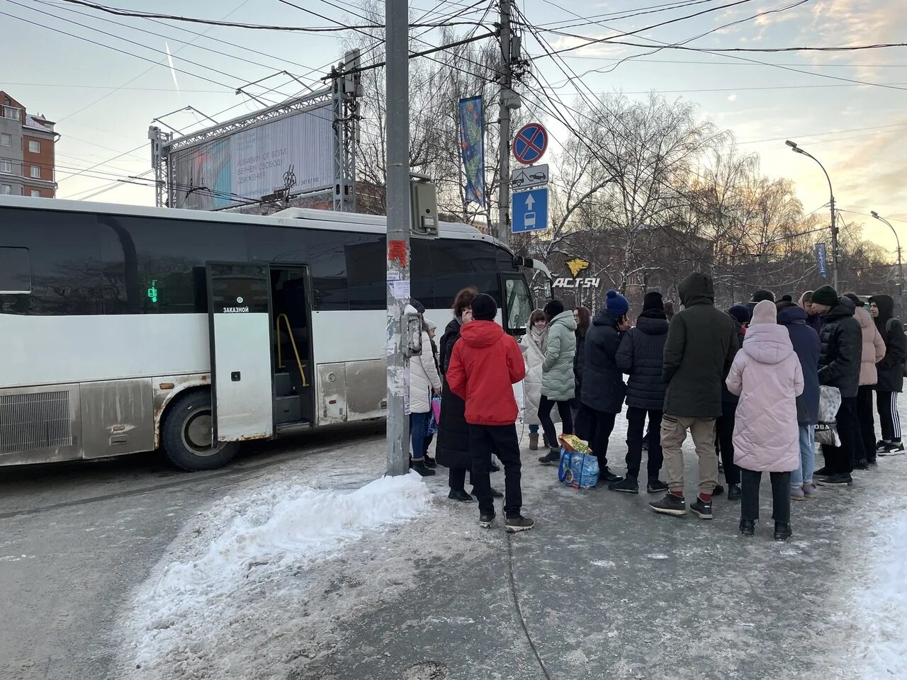 Автобус Новосибирск. Новосибирск автобус авария. Маршрутки Новосибирск. Автобус Омск.