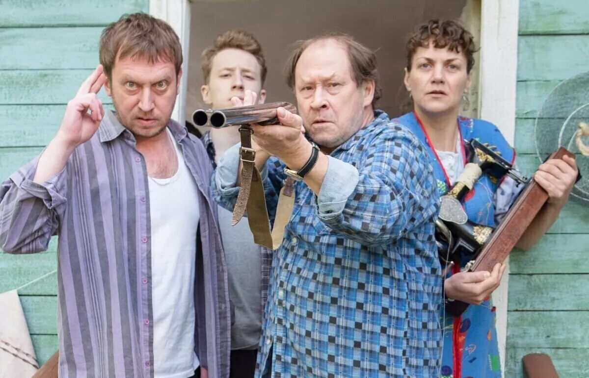 Почему в ивановых не снимается. Ивановы ивановы бедная семья. Почему в ивановых не снимается. Сергей бурунов ивановы ивановы. Семён трескунов ивановы ивановы.