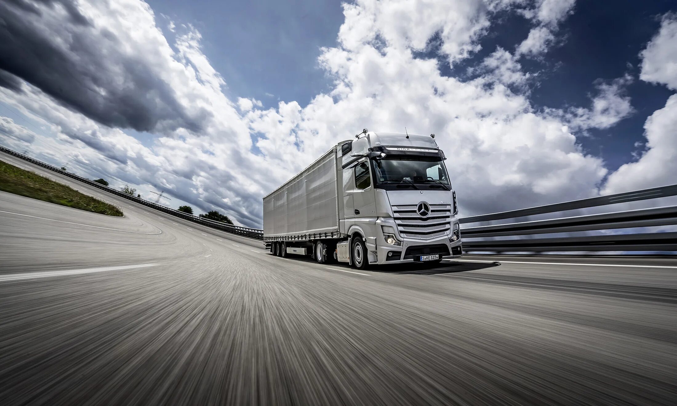 Мерседес-Бенц Актрос 2020. Фура Мерседес Актрос. Mercedes New Actros. Mercedes Actros 2021 фура.