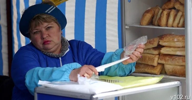 Рынке возрождение. Рынок на возрождении волгоград. Центральный рынок волгоград. Рынок восток волгоград. Рынок в волгограде с рыбой.