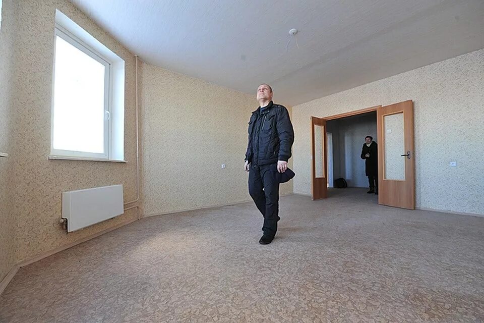 Приемка квартиры с отделкой. Приемка квартиры в новостройке. недоделки в новостройках. прием квартиры в новостройке. квартира у застройщика.