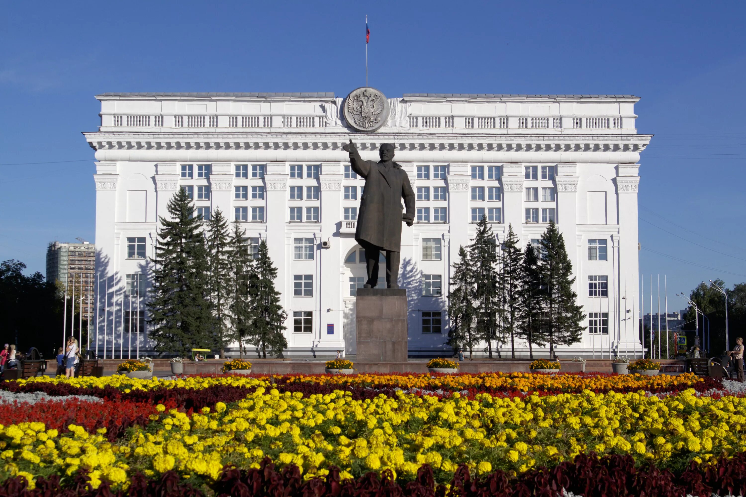 Кемерово бывший. Город кемерово площадь советов. памятник ленину в кемерово. администрация города кемерово. памятник ленину площадь кемерово.