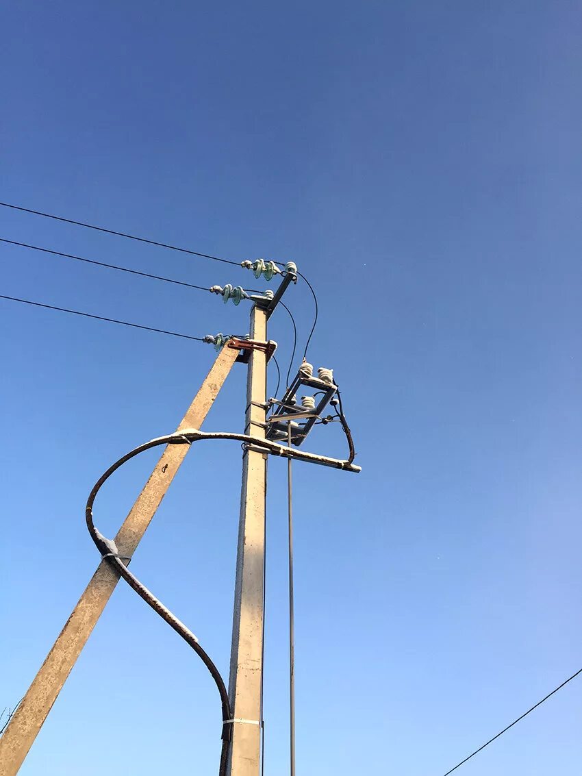 охранная зона лэп 110 кв. концевая опора вл 10 кв. отпайка вл 10 кв. анкерная двухцепная опора 0,4 кв. трансформатор напряжения для вл-6 кв.