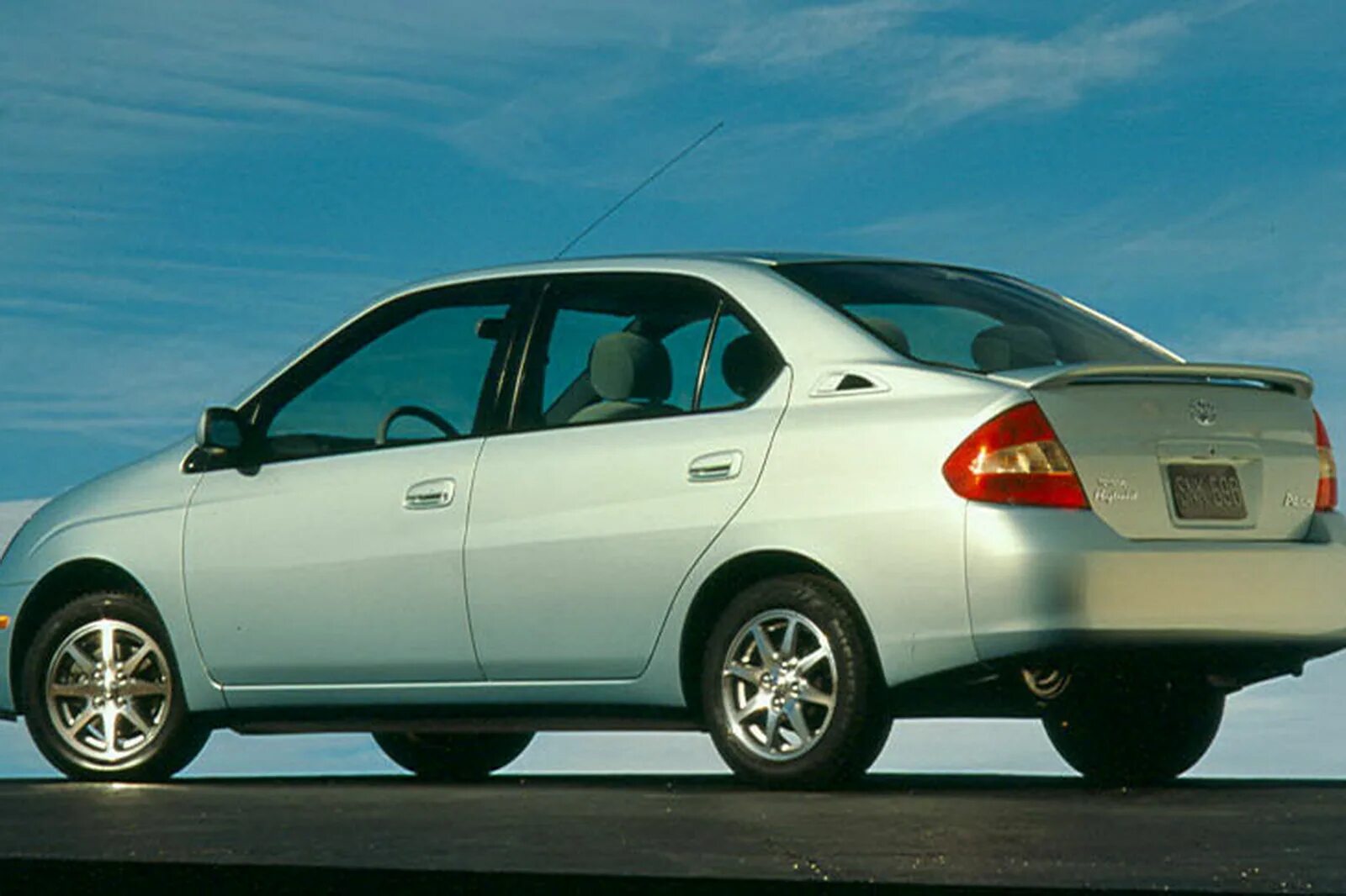 Приус тойота 2001-13. Тойота приус 11 кузов. Toyota prius, 2002 год. Toyota prius 11. Приус 2001 год.