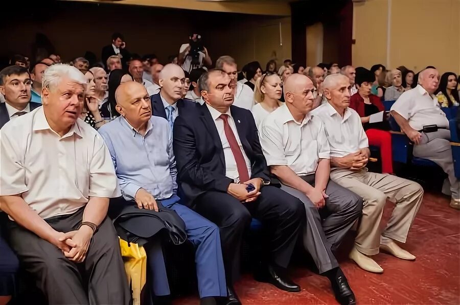 Адвокатская палата кчр. Кубанов руслан борисович адвокат. Адвокат карачаево черкесская. Общественная палата кчр. Контроль счетная палата кчр.