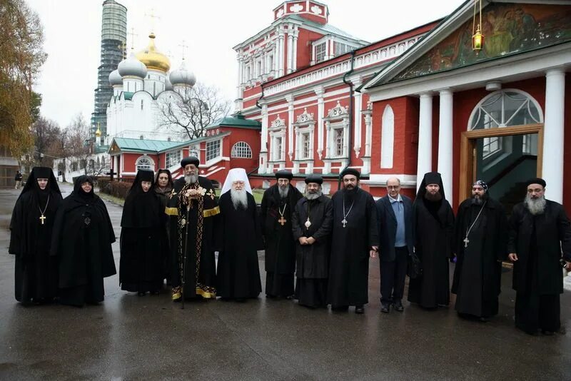 Московская епархия русской православной. Музей Московской епархии. Церковная Лавка Новодевичьего монастыря в Москве. Церковный музей Московской епархии. Работники Лавры.