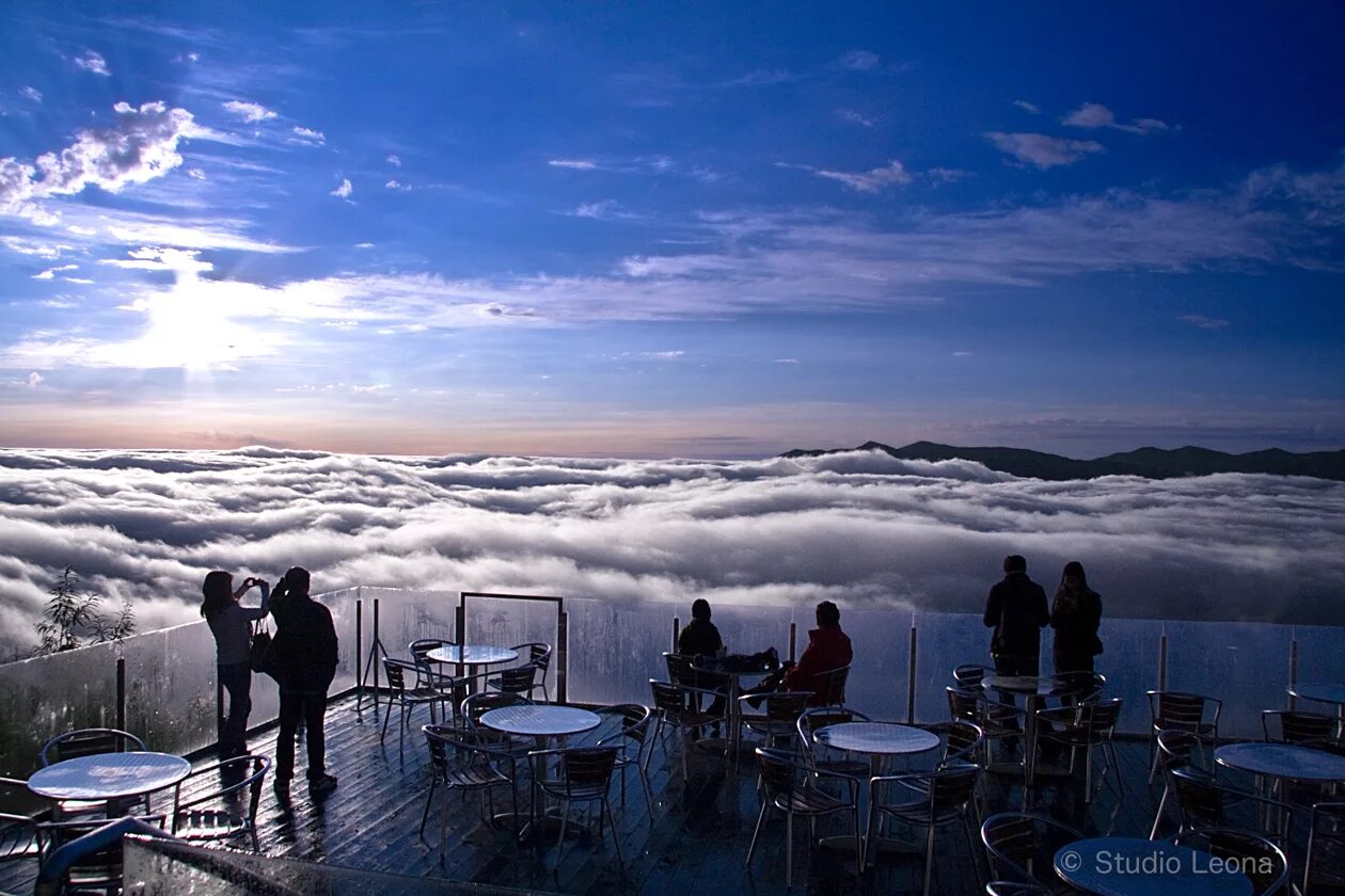 Терраса Ункай Япония. Терраса Ункай – смотровая площадка над облаками, Япония. Хоккайдо терраса над облаками. Ункай терраса Хоккайдо Япония фото.