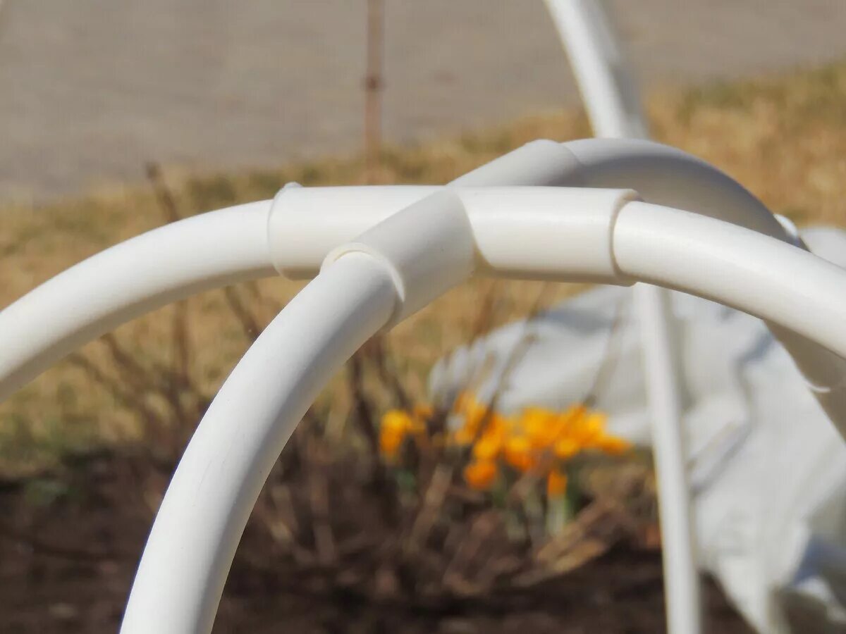 Разморозка труб водоснабжения в частном доме. Протечки полипропиленовых труб. Отогрев водопровода в частном доме. Полипропиленовые трубы на морозе с водой. Полипропилен зимой.