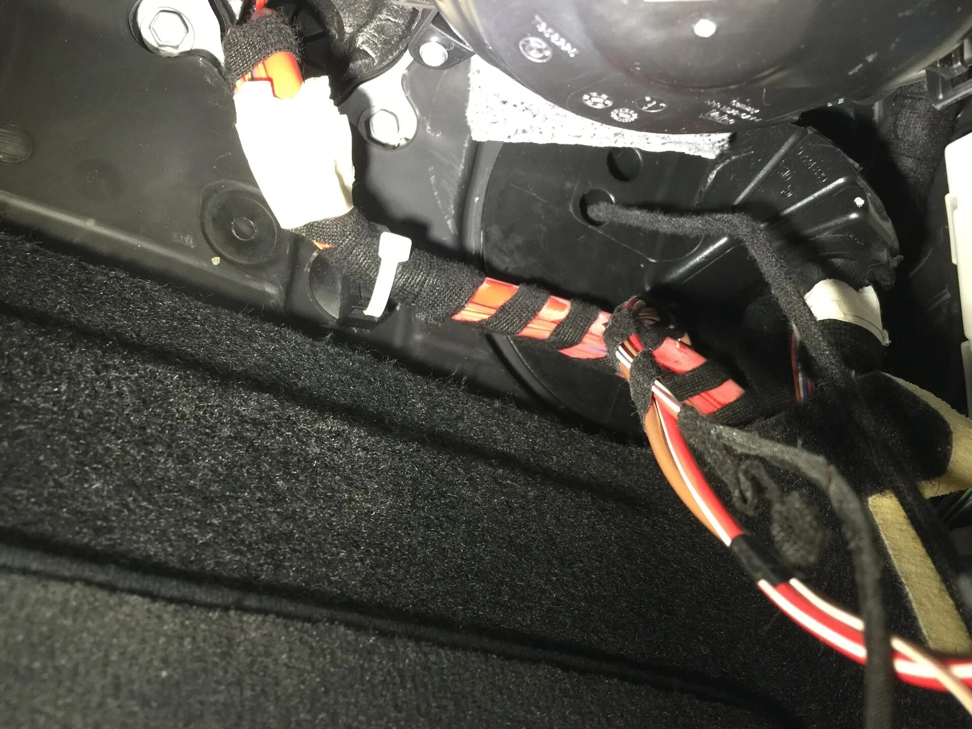 Парктроник bmw f30 изогнутый. Проводка парктроников bmw f30. Разъем парктроников bmw f30. Датчик парктроника bmw f30. Парктроник bmw f30.