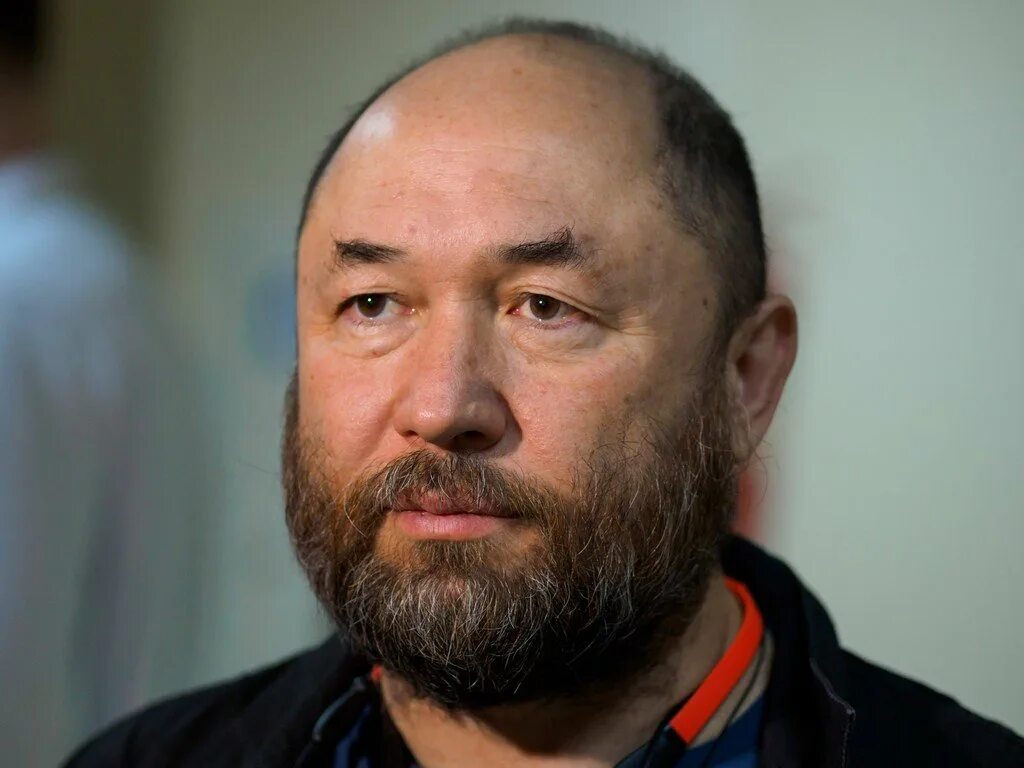 Бекмамбетов 2022. Режиссер бекмамбетов. Где бекмамбетов. Где бекмамбетов. Балтимор бекмамбетов.