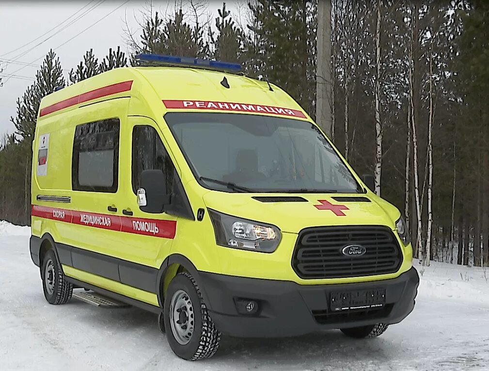 Перевозка реанимобилем. Перевозка реанимобилем. Реанимобиль перевозки больного. Мерседес спринтер реанимобиль. Реанимобиль перевозки.