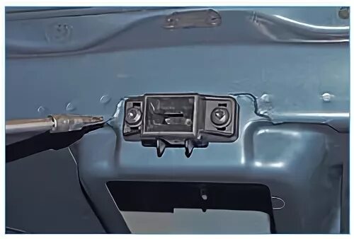 Механизм замка багажника Рено Логан. Замок крышки багажника Renault Logan. Защелка багажника Рено Логан 1. Переделка замка крышки багажника Рено Логан 1.