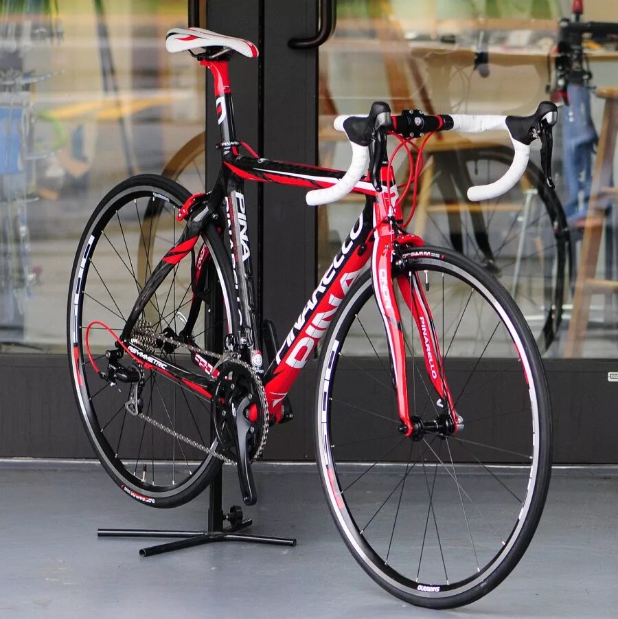 Шоссейный велосипед ростов. Pinarello Prince 2010. Pinarello FP. Pinarello FP quattro Carbon Ultegra. Шоссейный велосипед Pinarello.