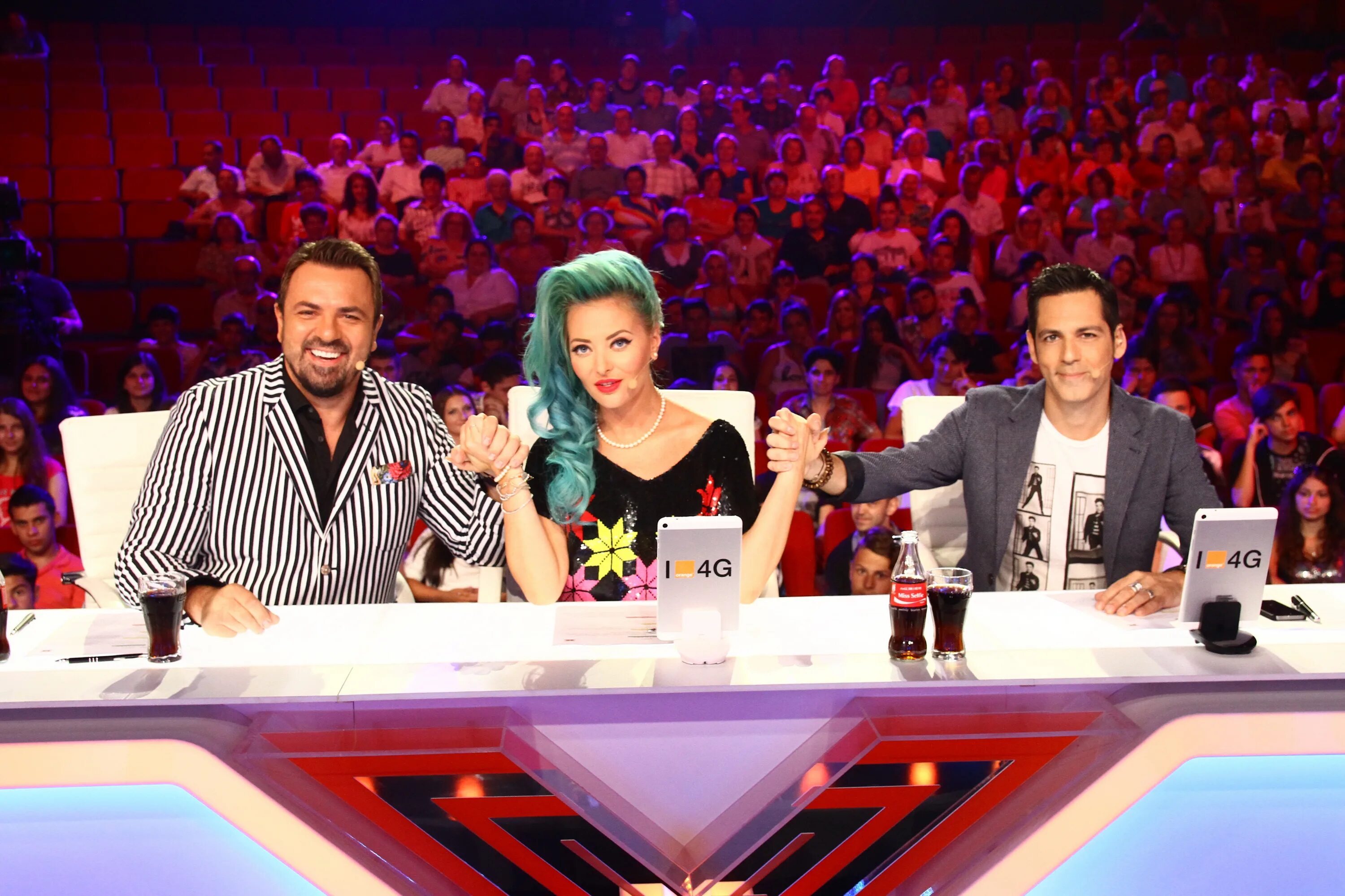 Жюри х. X factor жюри. x factor румыния. жюри x factor holland. х фактор румыния жюри.