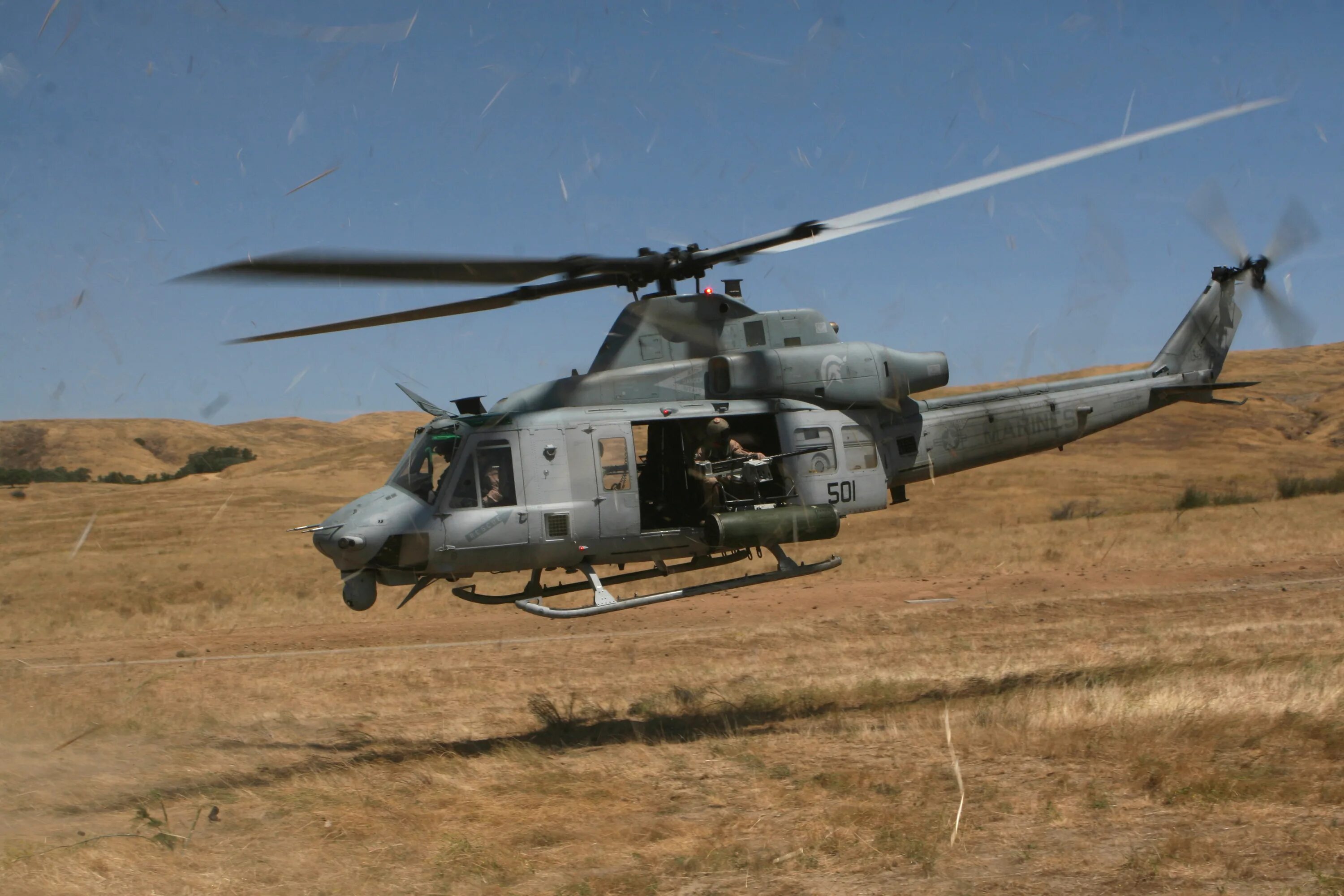 Вертолет uh-1y. Вертолет uh-1y. Uh 1y venom. Вертолет uh-1y. Твин хьюи вертолет.