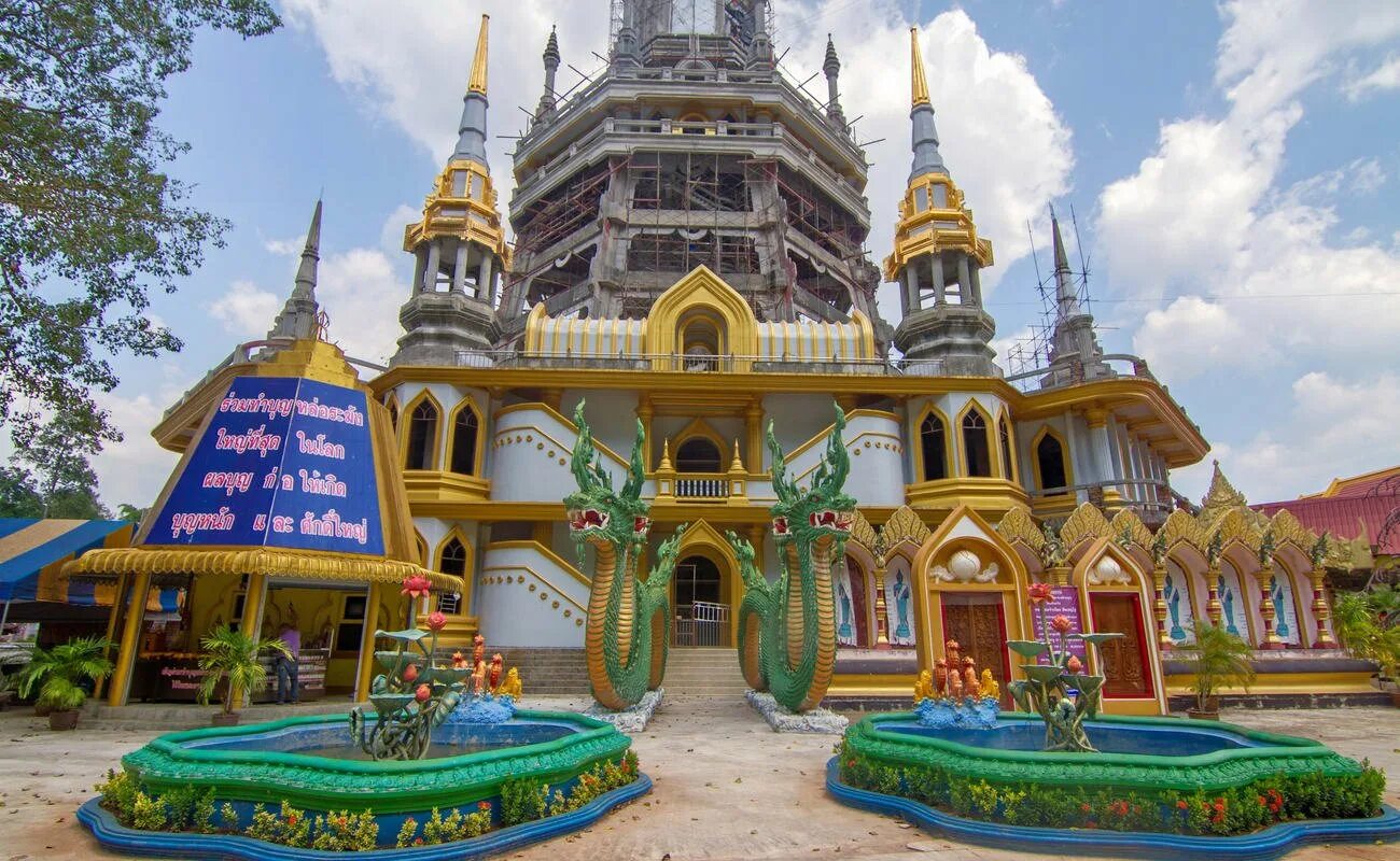 Храмы краби. Храм тигра Краби. Храм тигра в Тайланде. Храм тигра в Тайланде Краби. Пещера храма тигра Таиланд.