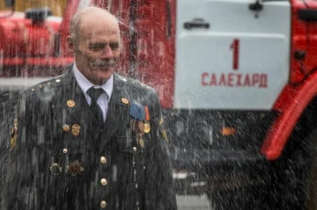 Пенсии пожарного водителя. Пожарный картинка. Пенсионер мчс. Пенсии пожарного водителя. Пенсии пожарного водителя.