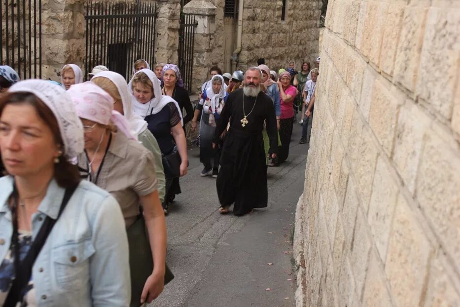 паломники в иерусалиме. пути паломников из рима в иерусалим. виа долороза, иерусалим, израиль. иерусалим в пятницу. церковь посещения (иерусалим).