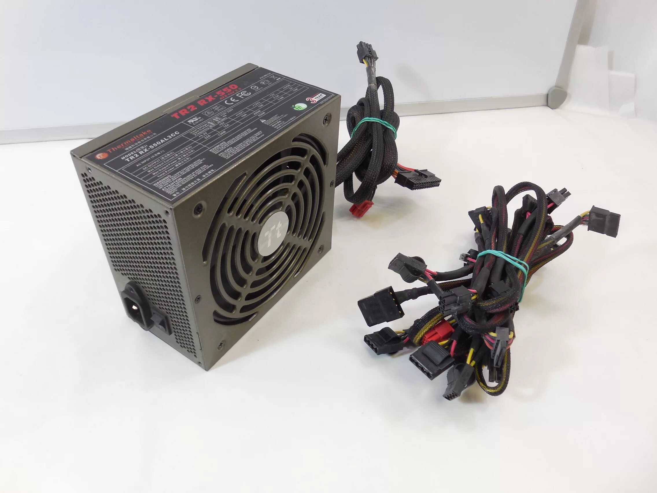 Thermaltake RX 550w. Блок питания Thermaltake tr2 rx550. Tr2 RX 550. Thermaltake tr2 RX 550w.