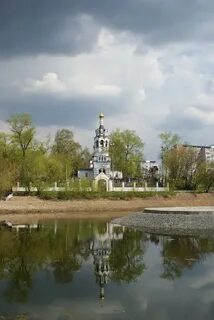 Проходя мимо прудов