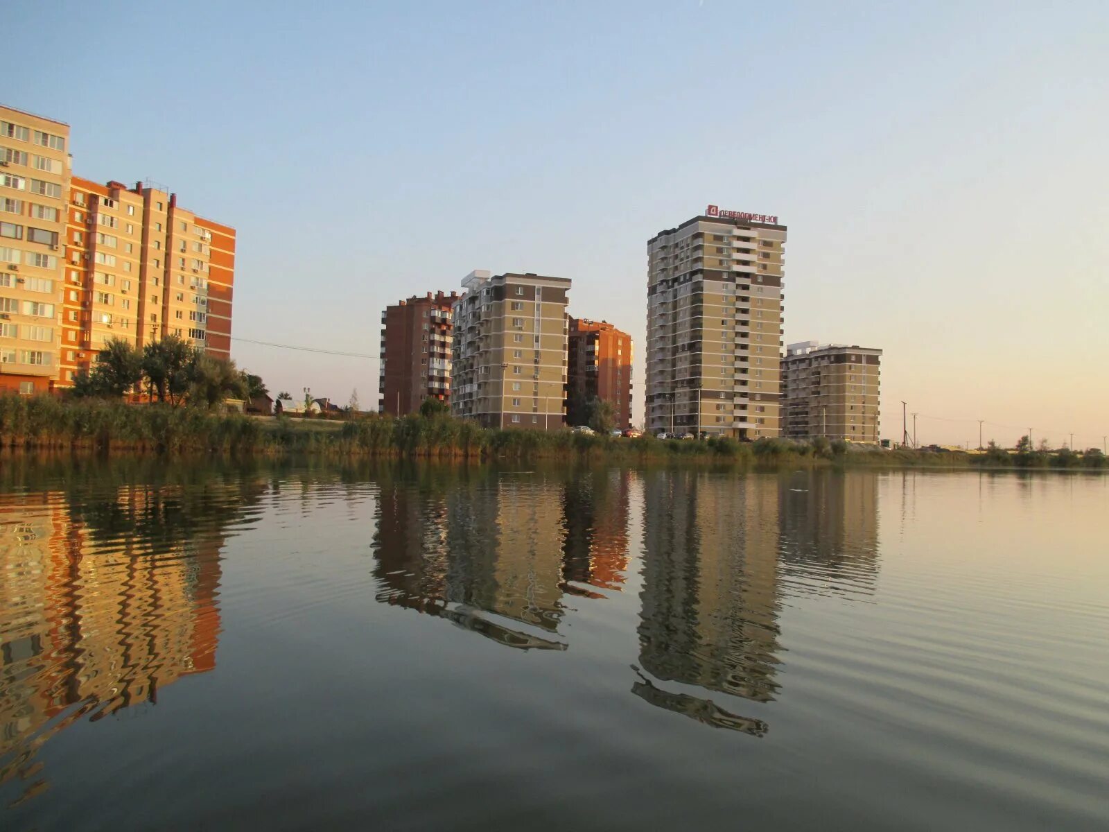 Население города батайск. Город Батайск Ростовской области. Река Батайск. Город Батайск речка. Батайск город у реки.