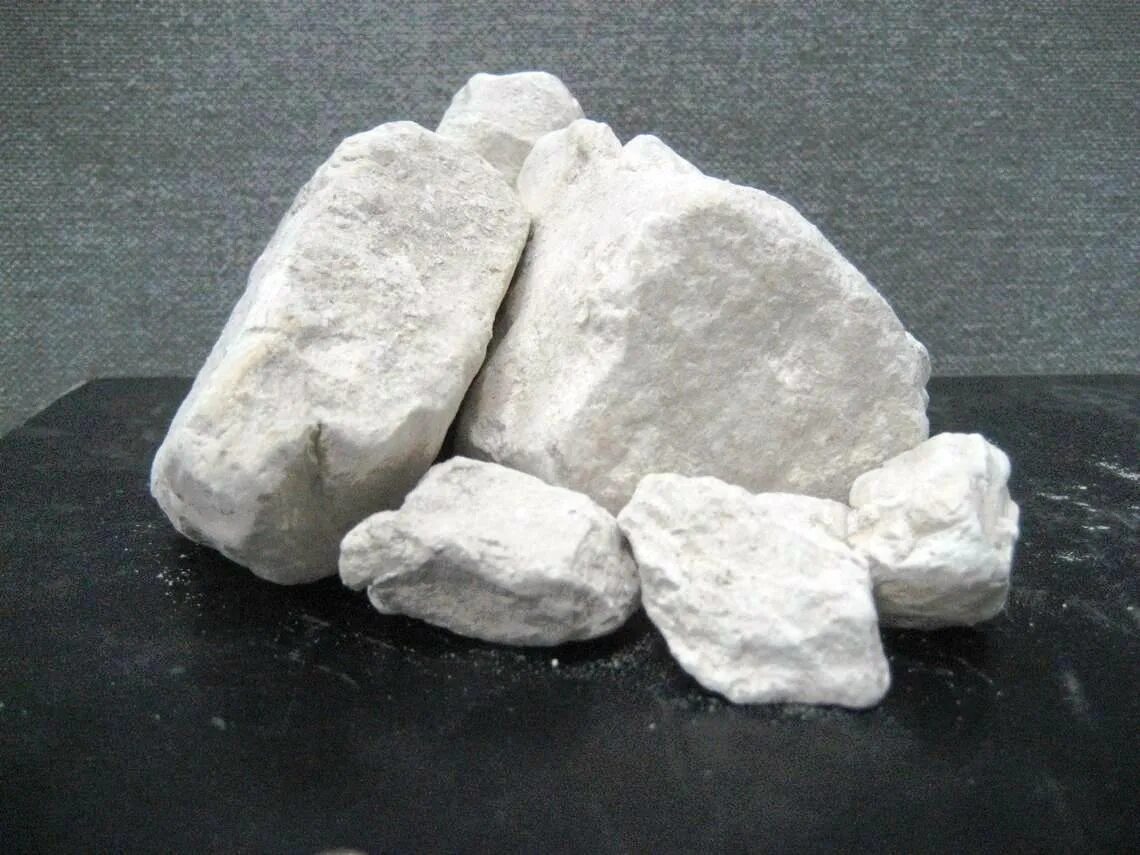 оксид известняка. негашеная комовая известь кипелка. негашеная известь это оксид. оксид известняка. карбонат кальция caco3 мел.