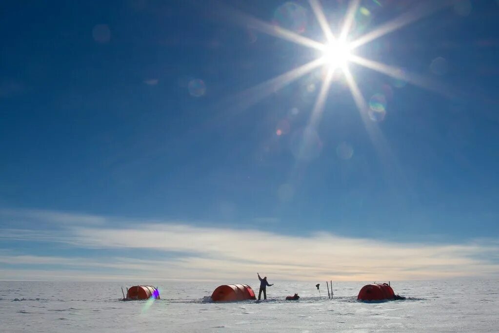 Южный полюс сайт. Лебедев Южный полюс. Северный полюс летом. Лето на Южном полюсе. Южный полюс летом.