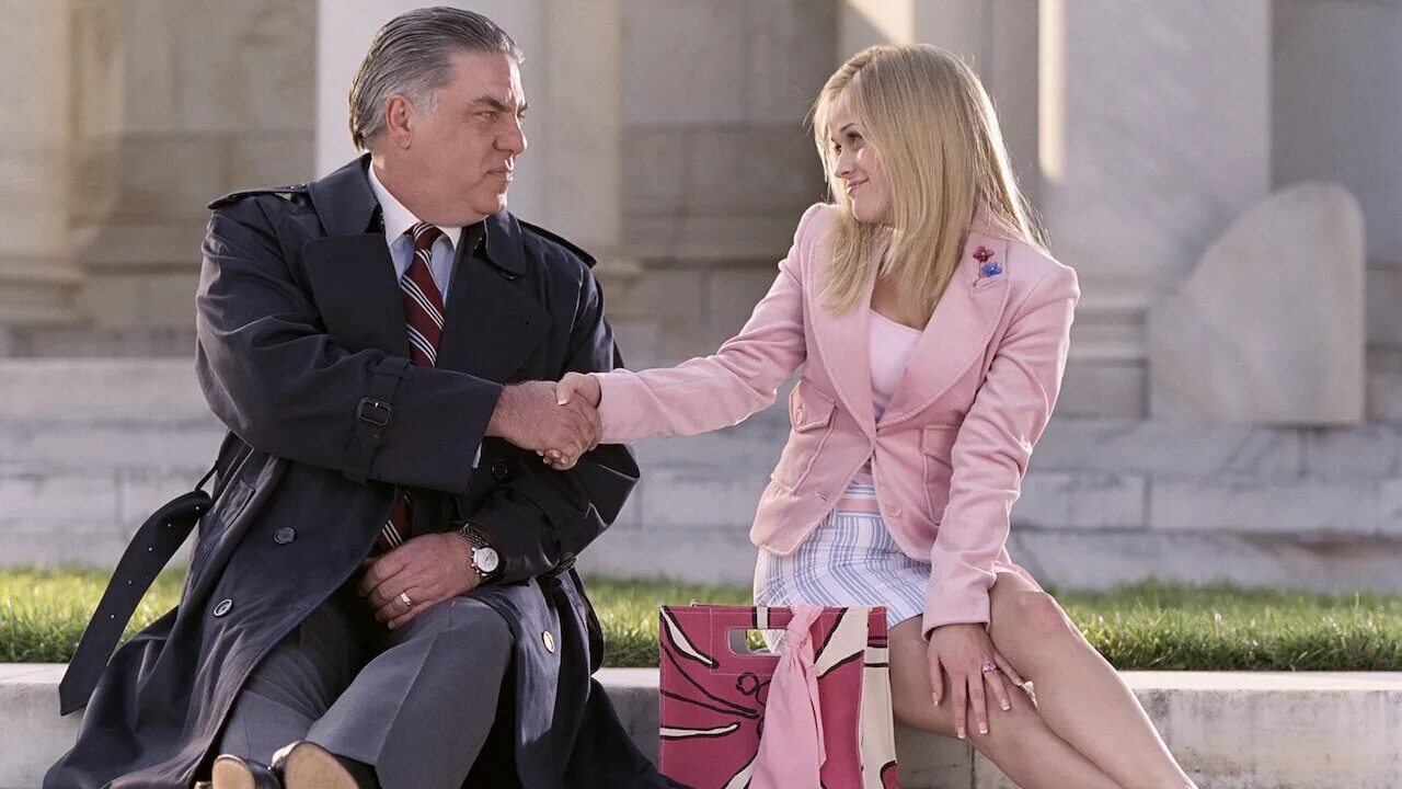 Legally blonde watch. Риз Уизерспун блондинка в законе. Эль Вудс. Риз Уизерспун блондинка в законе 2.